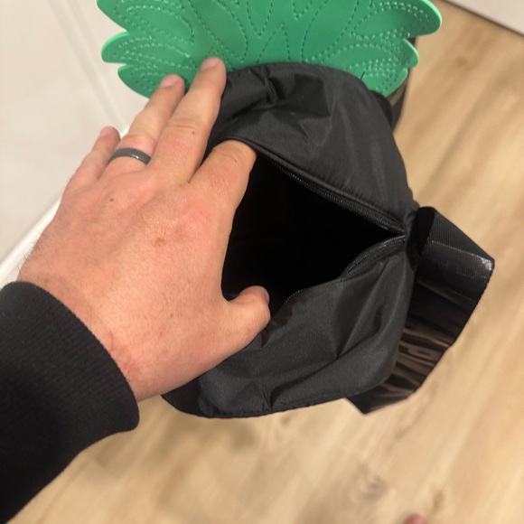 Pink small over the shoulder pineapple bag - Picture 4 of 4